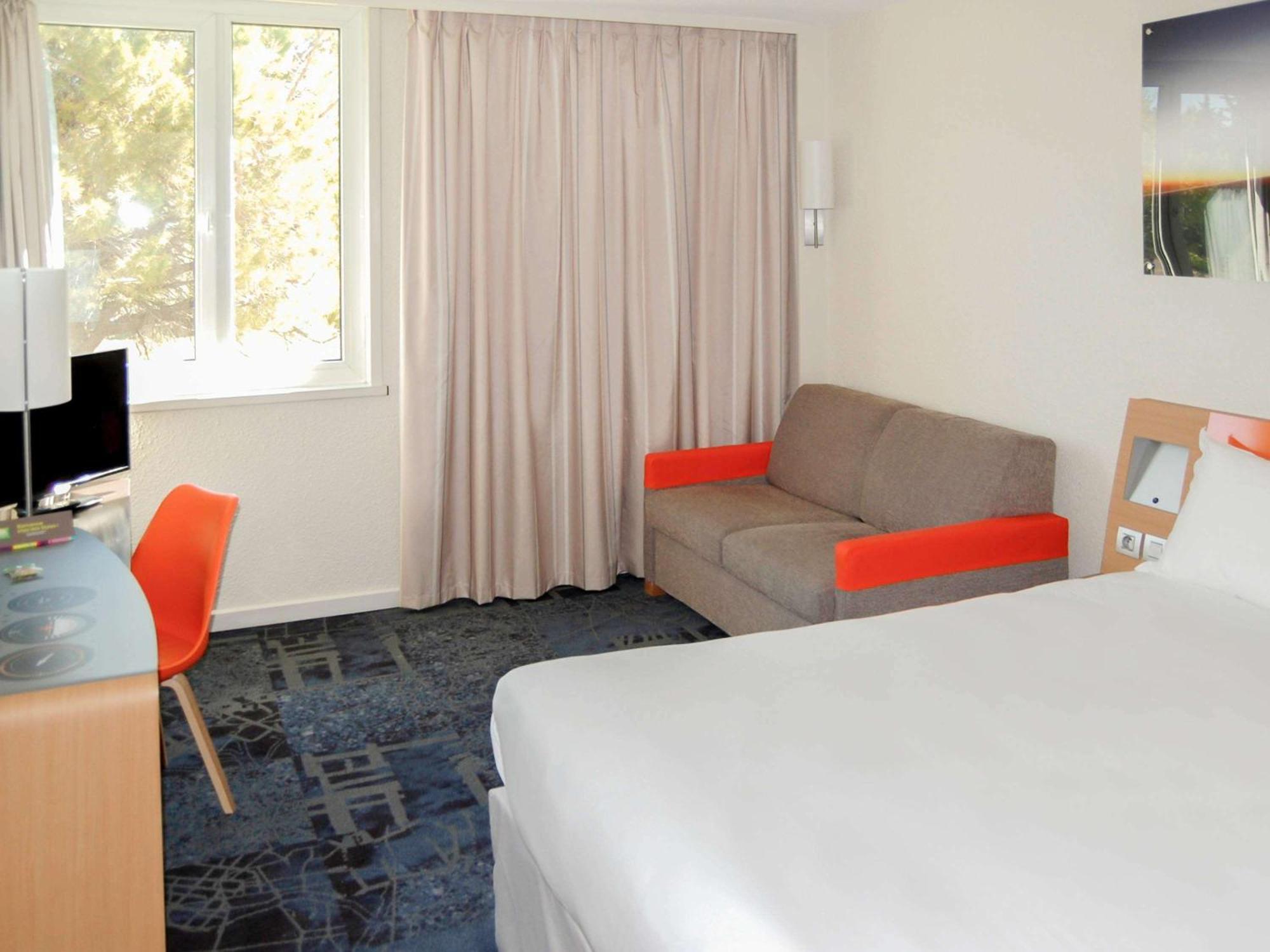 Ibis Styles Marseille Aeroport Hotel Vitrolles  Buitenkant foto