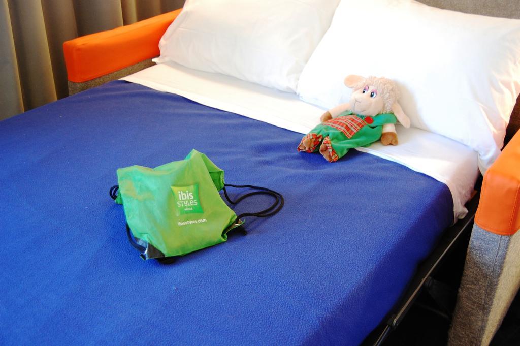 Ibis Styles Marseille Aeroport Hotel Vitrolles  Buitenkant foto