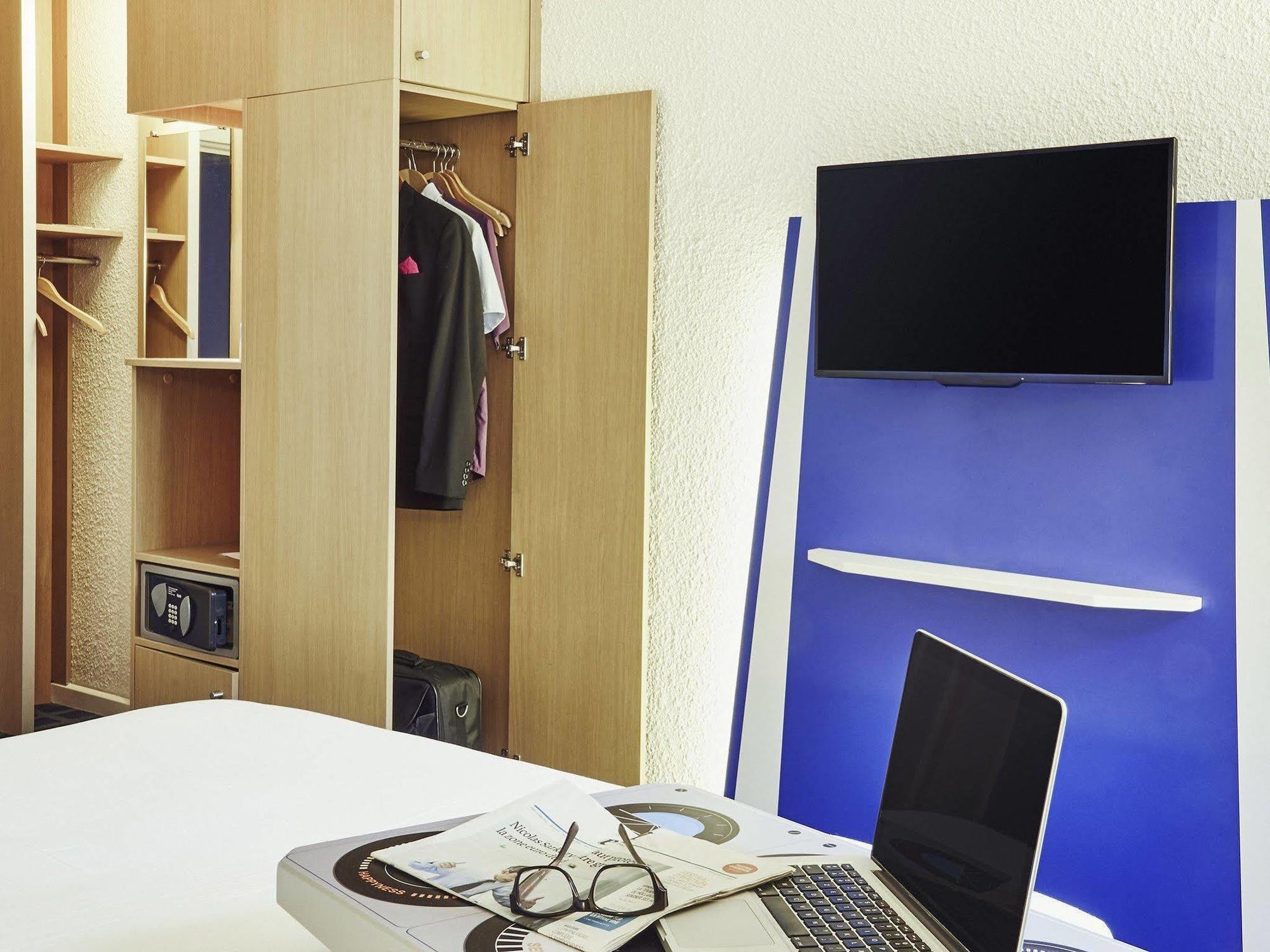 Ibis Styles Marseille Aeroport Hotel Vitrolles  Buitenkant foto