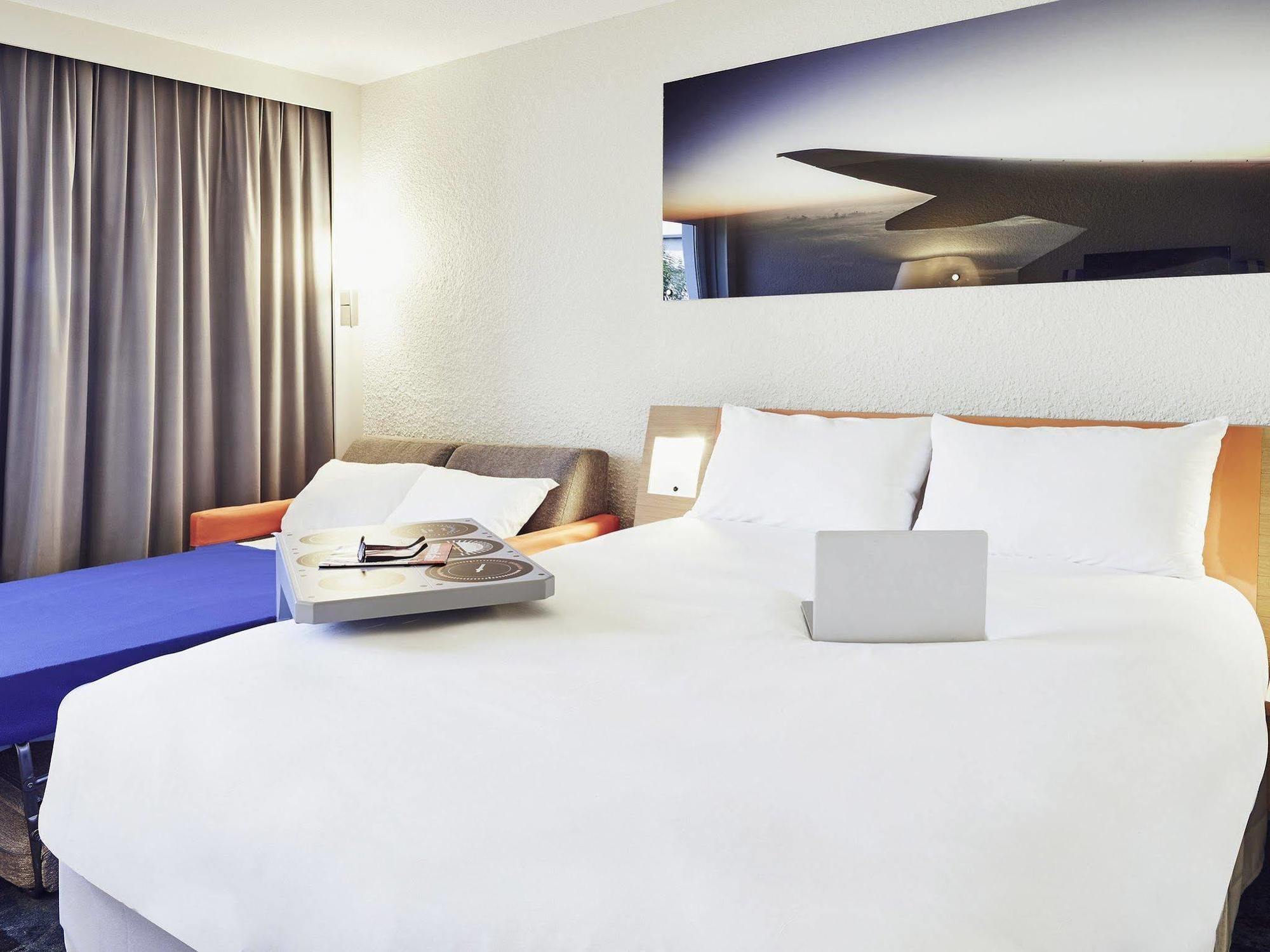 Ibis Styles Marseille Aeroport Hotel Vitrolles  Buitenkant foto
